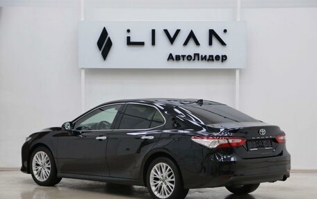 Toyota Camry, 2018 год, 2 145 000 рублей, 2 фотография