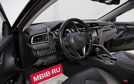 Toyota Camry, 2018 год, 2 145 000 рублей, 6 фотография
