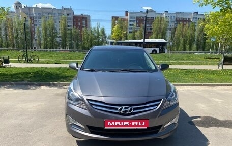 Hyundai Solaris II рестайлинг, 2014 год, 1 050 000 рублей, 1 фотография