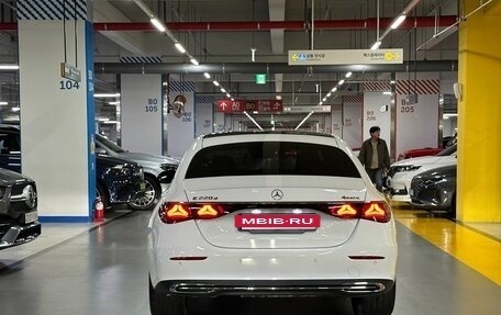 Mercedes-Benz E-Класс, 2024 год, 6 432 000 рублей, 4 фотография