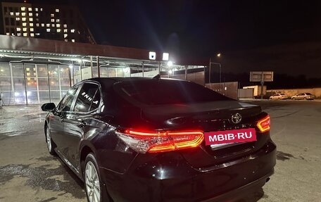 Toyota Camry, 2021 год, 2 220 000 рублей, 4 фотография