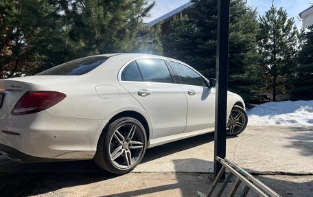 Mercedes-Benz E-Класс, 2020 год, 4 090 000 рублей, 5 фотография