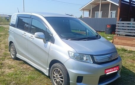 Honda Freed I, 2010 год, 1 200 000 рублей, 2 фотография