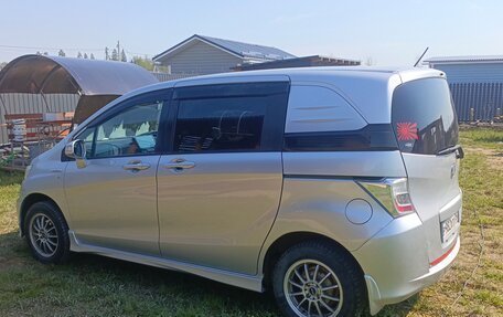 Honda Freed I, 2010 год, 1 200 000 рублей, 5 фотография