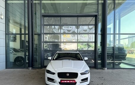 Jaguar XE I рестайлинг, 2019 год, 2 730 000 рублей, 3 фотография