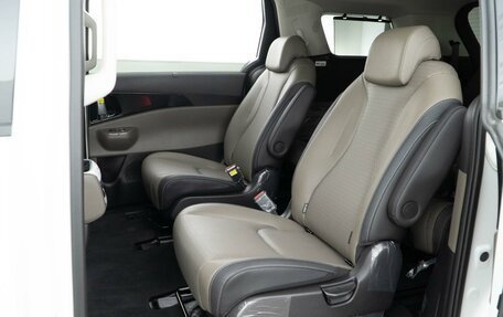 KIA Carnival, 2025 год, 6 098 999 рублей, 13 фотография