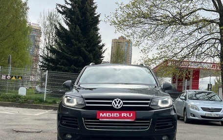 Volkswagen Touareg III, 2013 год, 2 149 000 рублей, 2 фотография