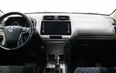 Toyota Land Cruiser Prado 150 рестайлинг 2, 2021 год, 6 799 000 рублей, 7 фотография