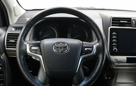 Toyota Land Cruiser Prado 150 рестайлинг 2, 2021 год, 6 799 000 рублей, 13 фотография