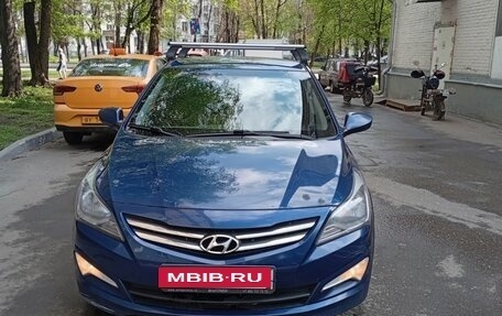 Hyundai Solaris II рестайлинг, 2015 год, 1 000 000 рублей, 1 фотография