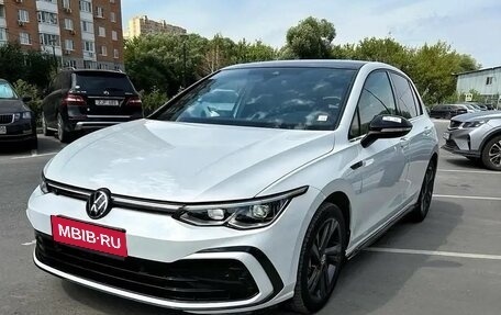Volkswagen Golf VIII, 2022 год, 1 890 000 рублей, 1 фотография