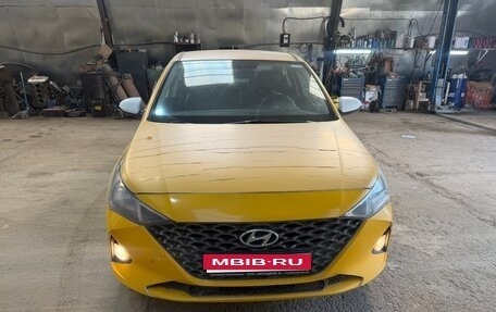 Hyundai Solaris II рестайлинг, 2021 год, 1 050 000 рублей, 1 фотография