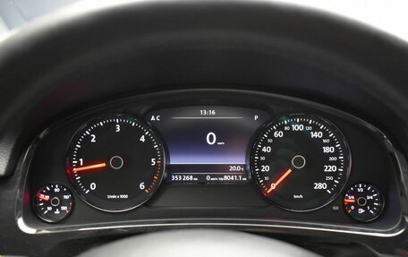 Volkswagen Touareg III, 2011 год, 1 830 000 рублей, 10 фотография