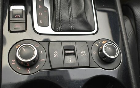 Volkswagen Touareg III, 2011 год, 1 830 000 рублей, 18 фотография