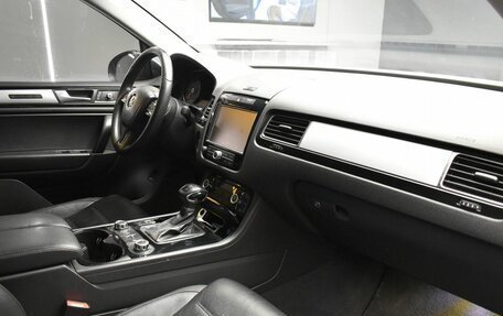 Volkswagen Touareg III, 2011 год, 1 830 000 рублей, 25 фотография