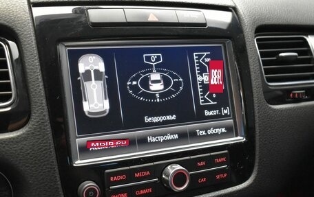 Volkswagen Touareg III, 2011 год, 1 830 000 рублей, 13 фотография