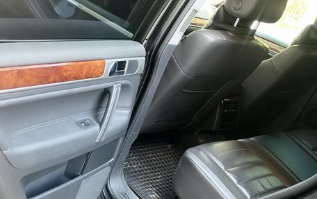Volkswagen Touareg III, 2006 год, 690 000 рублей, 7 фотография