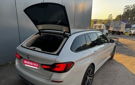 BMW 5 серия, 2018 год, 3 800 000 рублей, 29 фотография