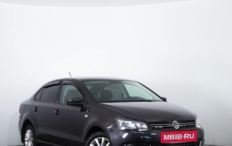 Volkswagen Polo VI (EU Market), 2015 год, 949 000 рублей, 2 фотография