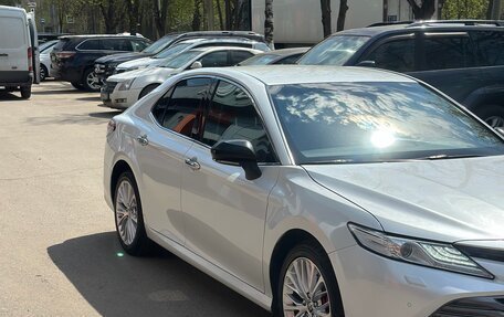 Toyota Camry, 2020 год, 2 900 000 рублей, 3 фотография