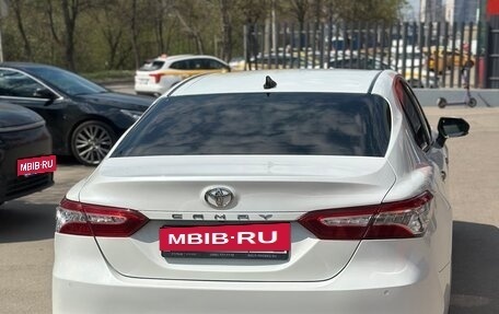 Toyota Camry, 2020 год, 2 900 000 рублей, 4 фотография