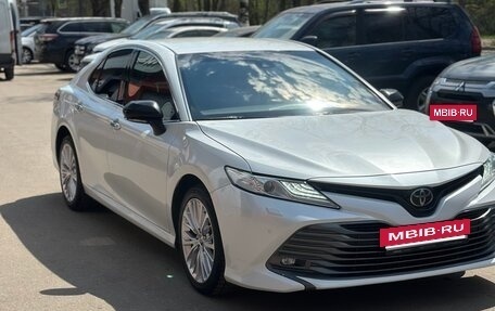 Toyota Camry, 2020 год, 2 900 000 рублей, 2 фотография