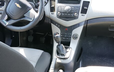 Chevrolet Cruze II, 2011 год, 760 000 рублей, 9 фотография
