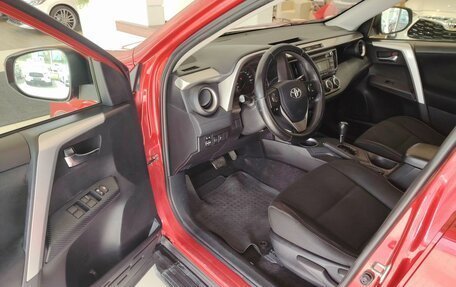 Toyota RAV4, 2015 год, 1 900 000 рублей, 8 фотография
