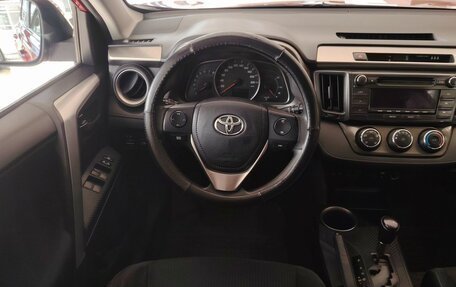 Toyota RAV4, 2015 год, 1 900 000 рублей, 11 фотография