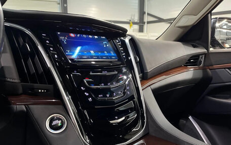Cadillac Escalade IV, 2019 год, 5 300 000 рублей, 15 фотография