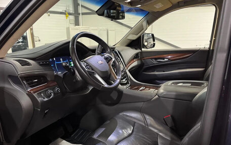 Cadillac Escalade IV, 2019 год, 5 300 000 рублей, 16 фотография