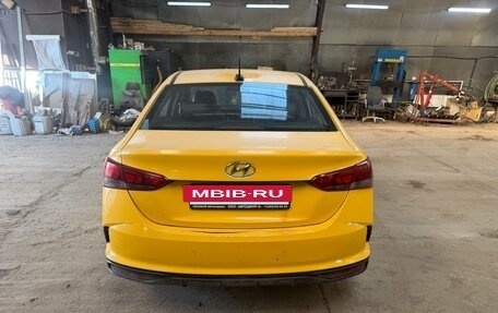 Hyundai Solaris II рестайлинг, 2021 год, 1 050 000 рублей, 3 фотография