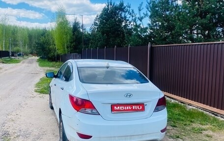 Hyundai Solaris II рестайлинг, 2013 год, 450 000 рублей, 1 фотография