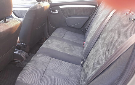 Renault Logan I, 2013 год, 550 000 рублей, 2 фотография