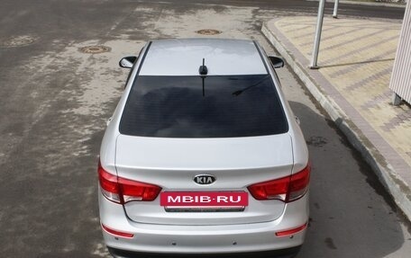 KIA Rio III рестайлинг, 2017 год, 995 000 рублей, 10 фотография