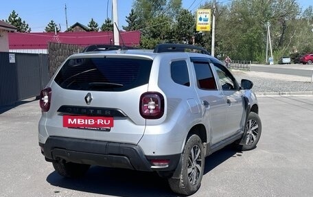 Renault Duster, 2022 год, 1 590 000 рублей, 2 фотография