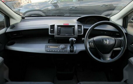 Honda Freed I, 2009 год, 900 000 рублей, 16 фотография
