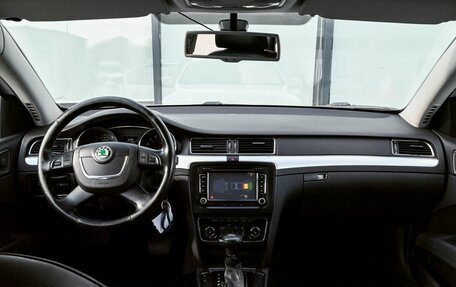 Skoda Superb III рестайлинг, 2011 год, 1 030 000 рублей, 18 фотография