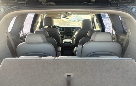 KIA Carnival III, 2019 год, 2 900 000 рублей, 16 фотография