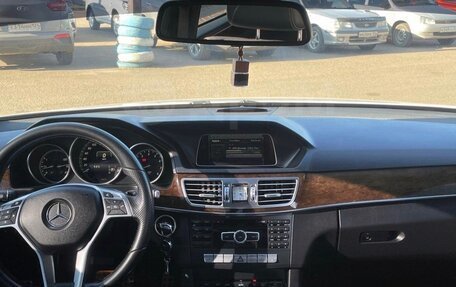 Mercedes-Benz E-Класс, 2015 год, 2 300 000 рублей, 4 фотография