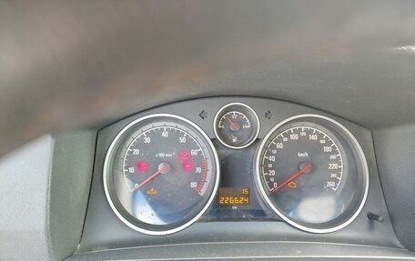 Opel Zafira B, 2011 год, 600 000 рублей, 7 фотография