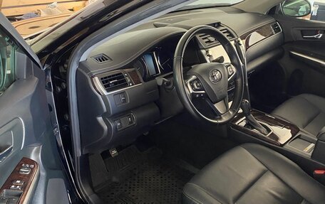 Toyota Camry, 2017 год, 2 850 000 рублей, 10 фотография