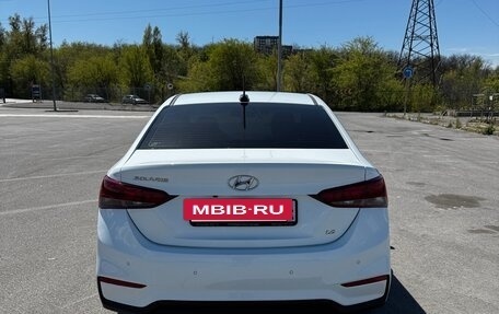 Hyundai Solaris II рестайлинг, 2017 год, 1 150 000 рублей, 2 фотография