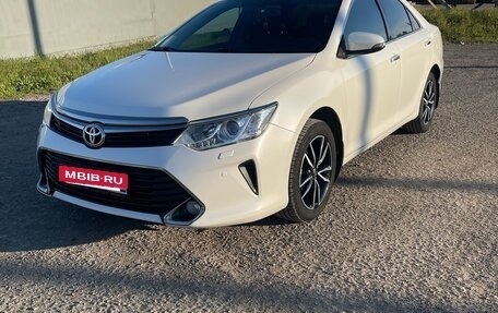 Toyota Camry, 2017 год, 2 850 000 рублей, 2 фотография