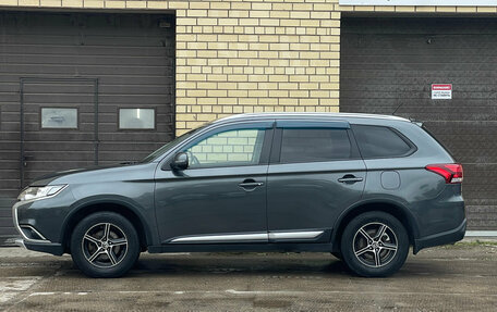 Mitsubishi Outlander III рестайлинг 3, 2016 год, 1 729 000 рублей, 2 фотография
