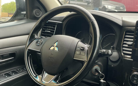 Mitsubishi Outlander III рестайлинг 3, 2016 год, 1 729 000 рублей, 10 фотография