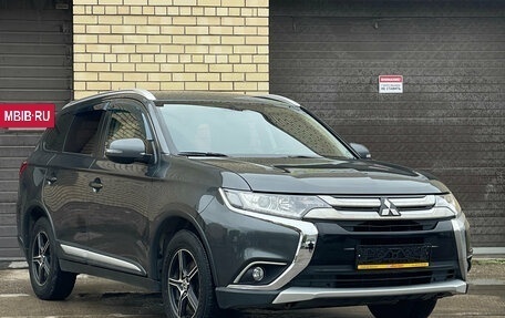 Mitsubishi Outlander III рестайлинг 3, 2016 год, 1 729 000 рублей, 7 фотография