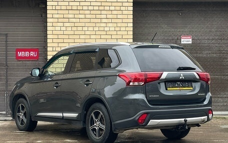 Mitsubishi Outlander III рестайлинг 3, 2016 год, 1 729 000 рублей, 3 фотография