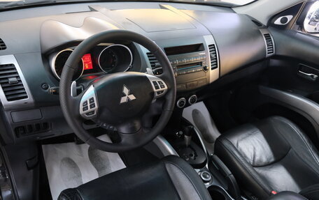 Mitsubishi Outlander III рестайлинг 3, 2008 год, 1 269 000 рублей, 10 фотография