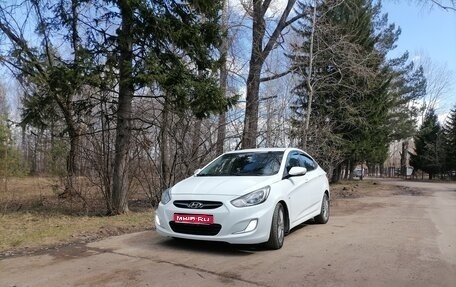 Hyundai Solaris II рестайлинг, 2012 год, 899 000 рублей, 1 фотография